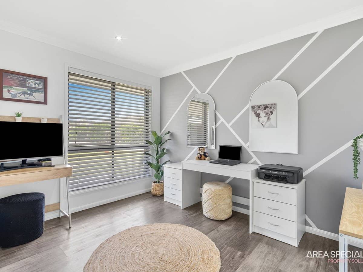 52 Pelican Parade, Jacobs Well - Thumbnail 25