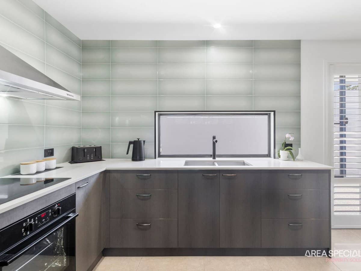 52 Pelican Parade, Jacobs Well - Thumbnail 26