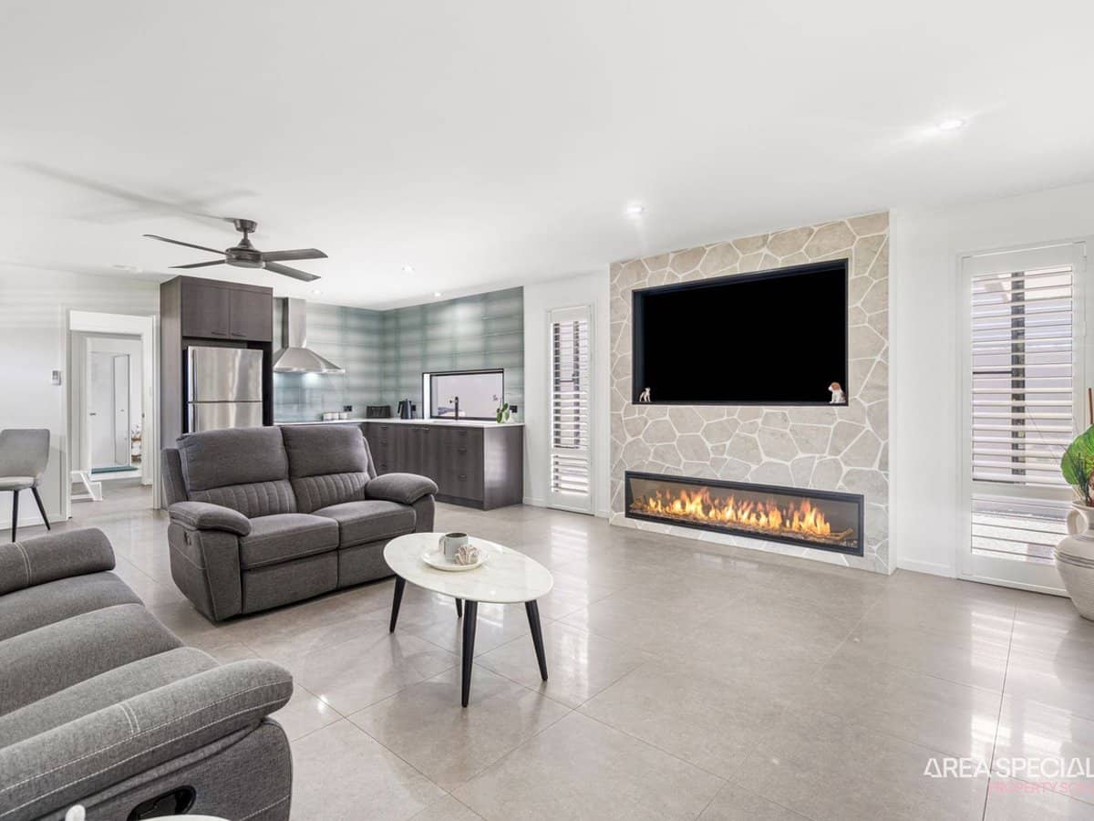 52 Pelican Parade, Jacobs Well - Thumbnail 27