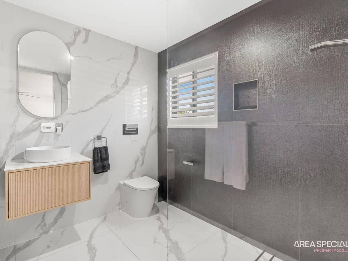 52 Pelican Parade, Jacobs Well - Thumbnail 34