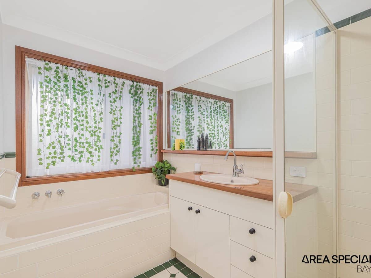 18 Wisteria Street, Ormiston - Thumbnail 11