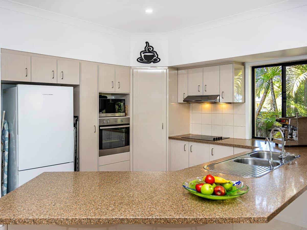 36 Mapleton Circuit, VARSITY LAKES - Thumbnail 6