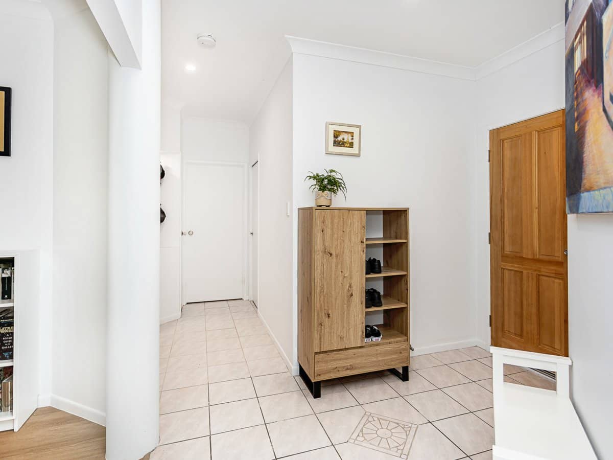 36 Mapleton Circuit, VARSITY LAKES - Thumbnail 25