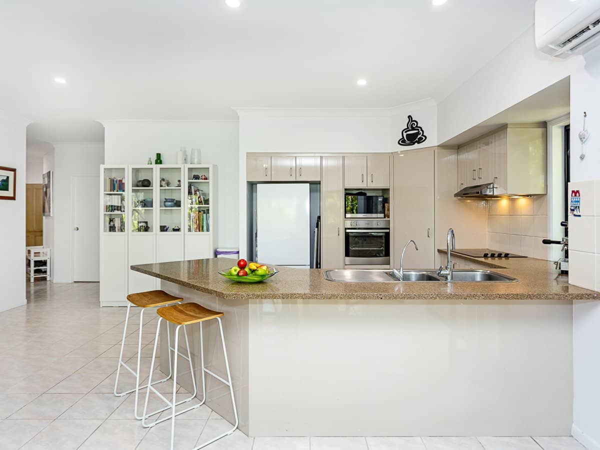 36 Mapleton Circuit, VARSITY LAKES - Thumbnail 5