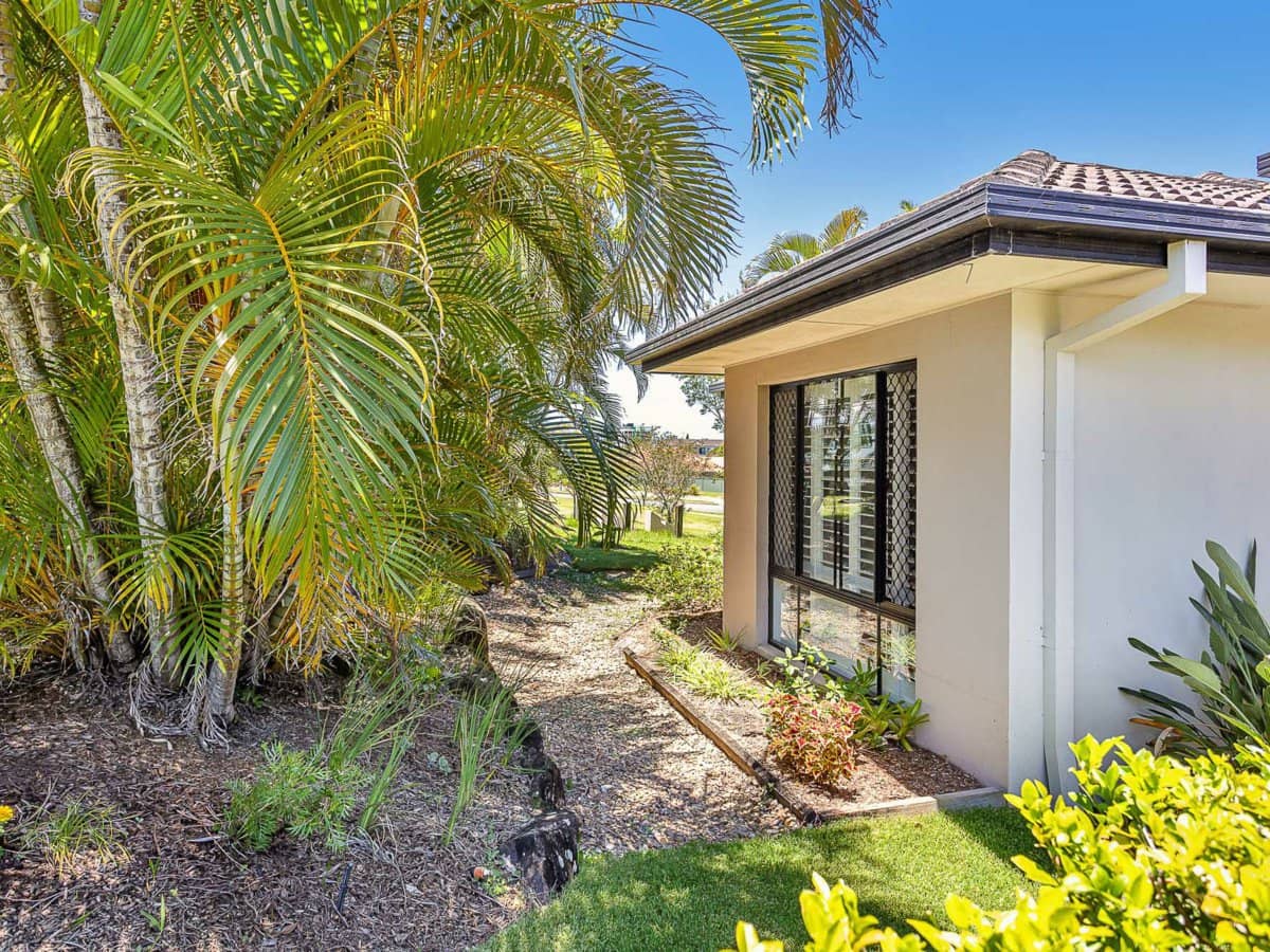 36 Mapleton Circuit, VARSITY LAKES - Thumbnail 24