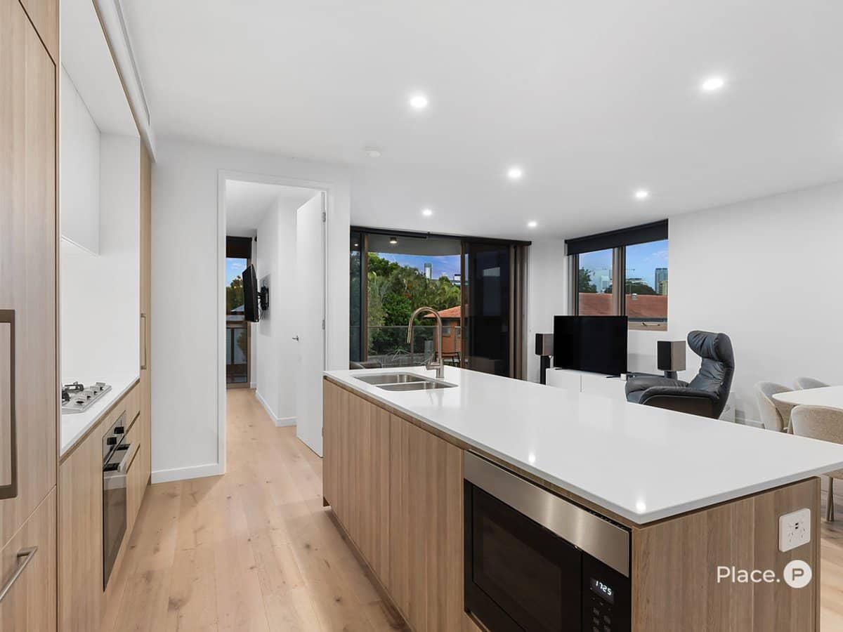 140 Wellington Road, East Brisbane - Thumbnail 4