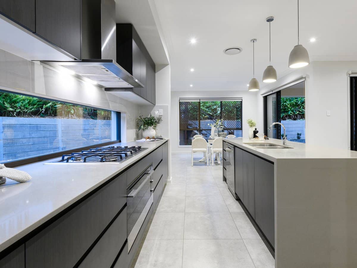 37 Panorama Street, ASHGROVE - Thumbnail 5