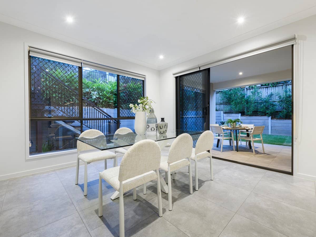 37 Panorama Street, ASHGROVE - Thumbnail 9