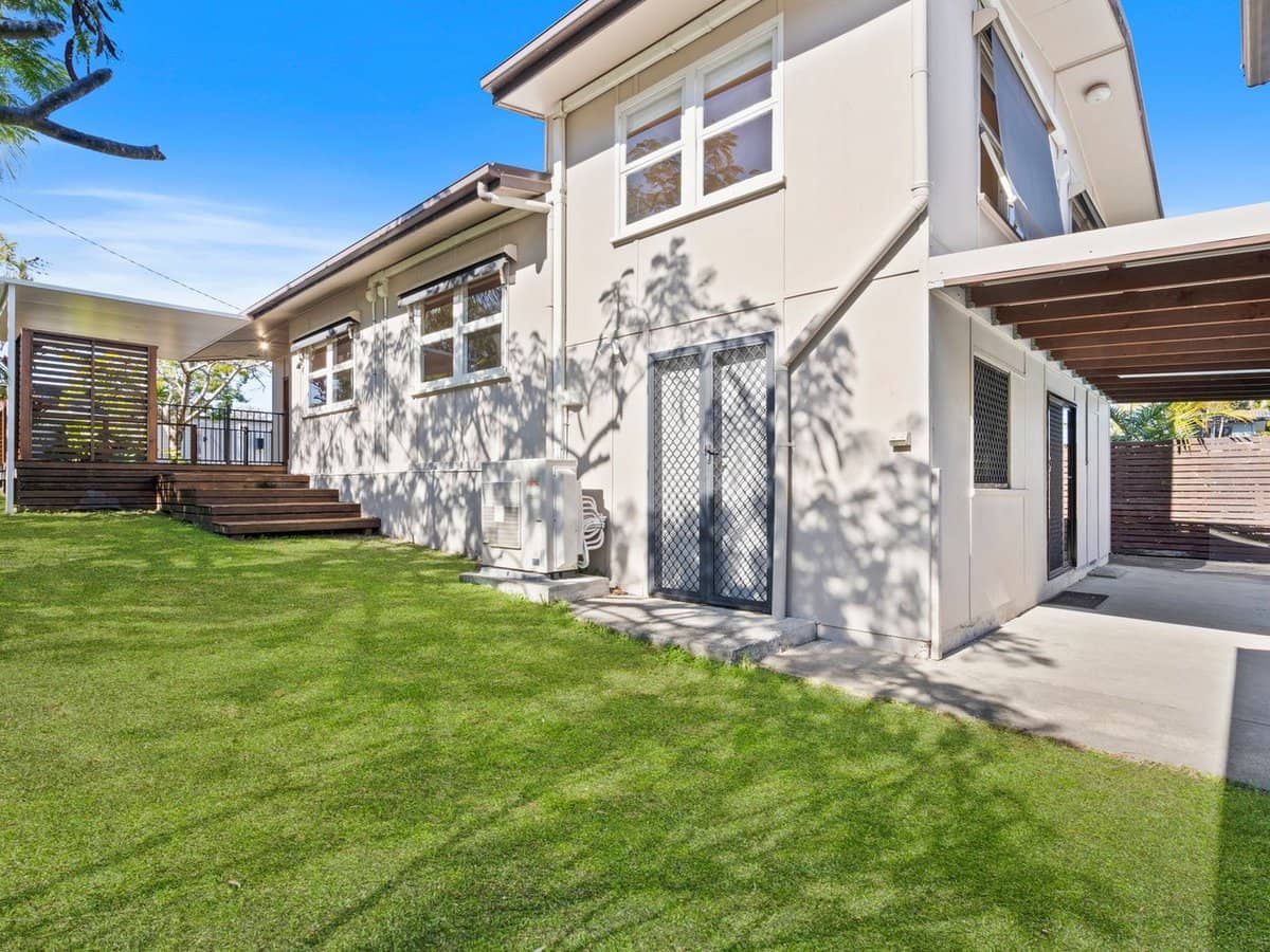 53 Deakin Avenue, Southport - Thumbnail 1