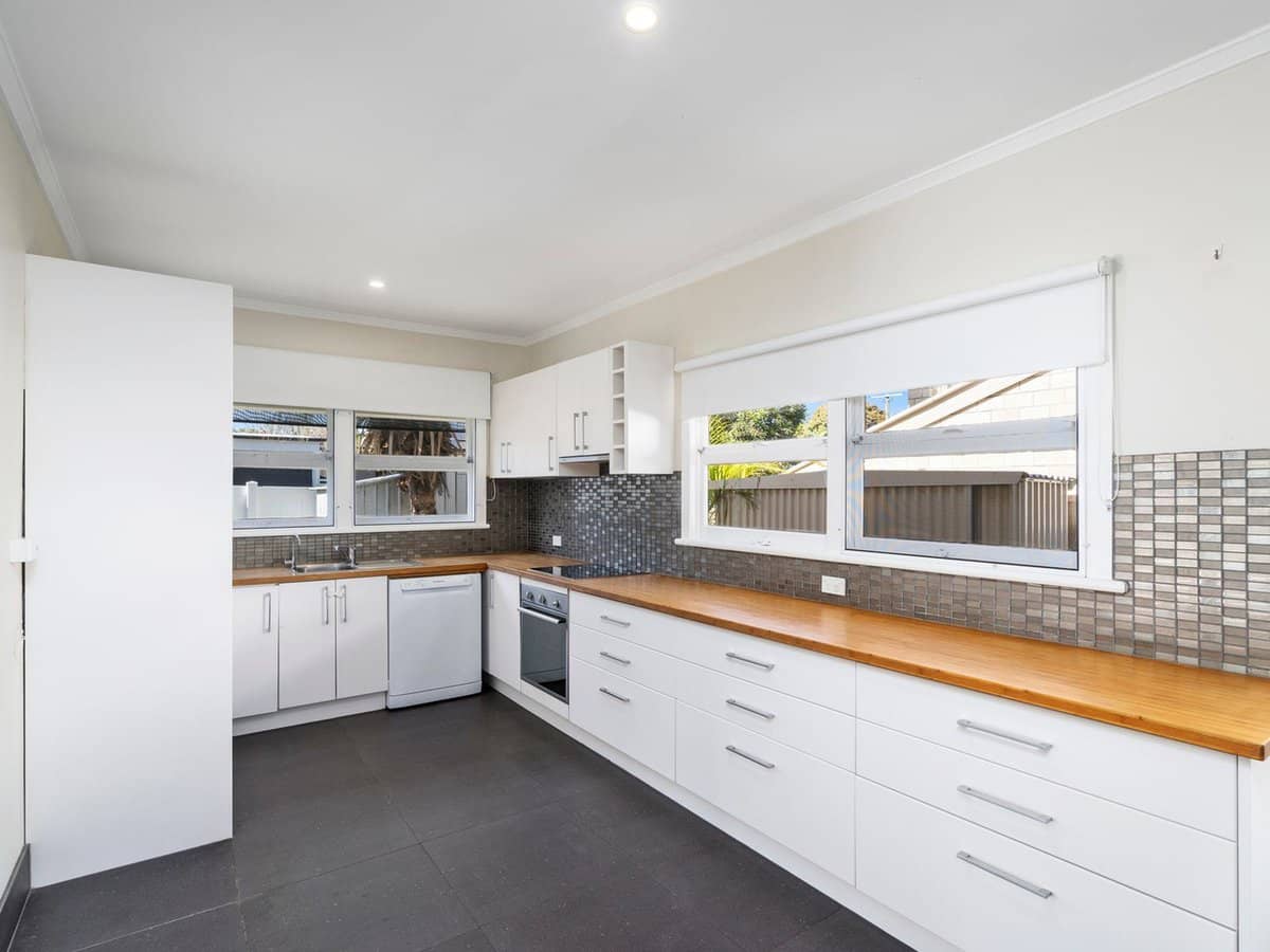 53 Deakin Avenue, Southport - Thumbnail 4