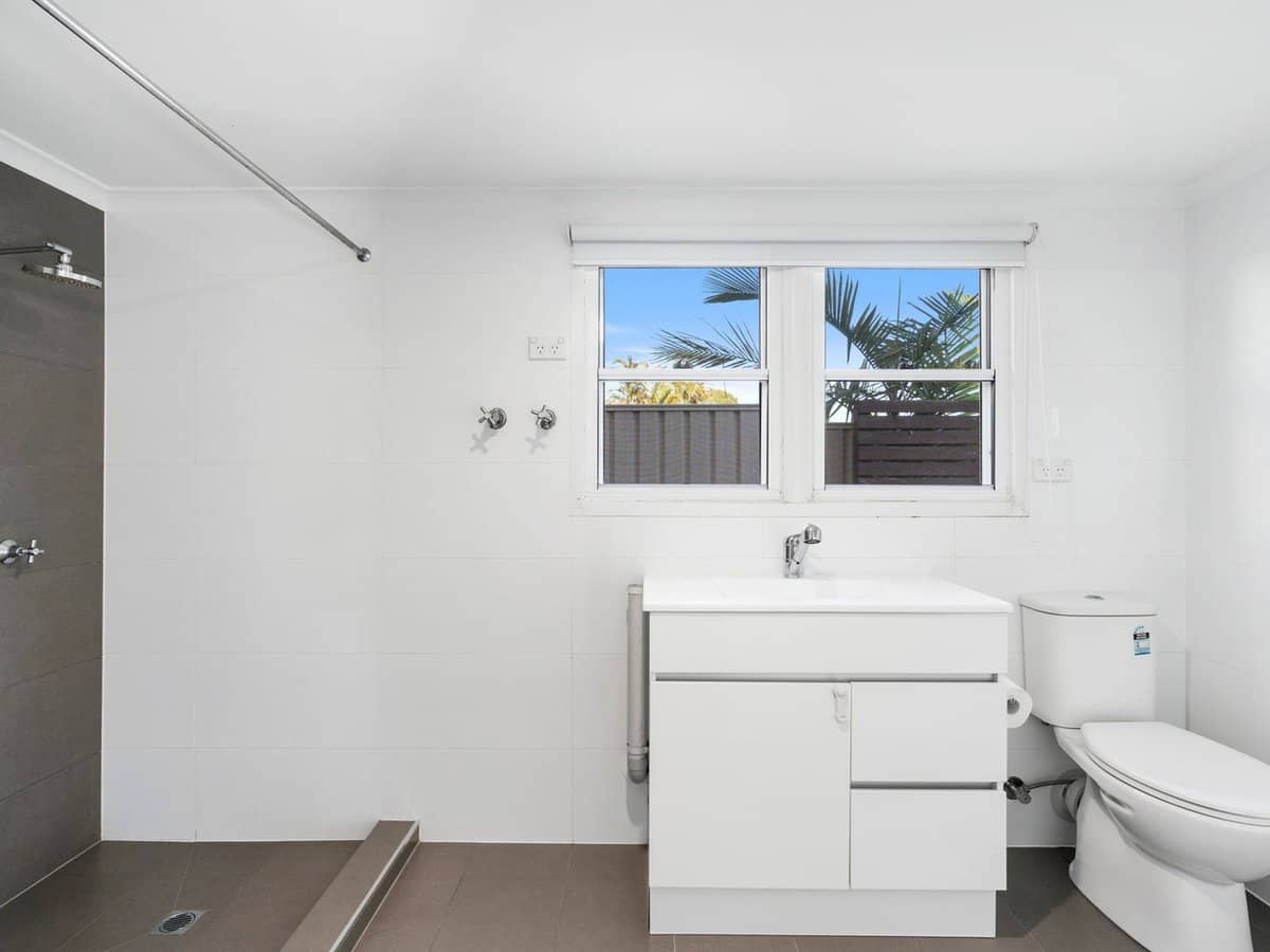 53 Deakin Avenue, Southport - Thumbnail 10