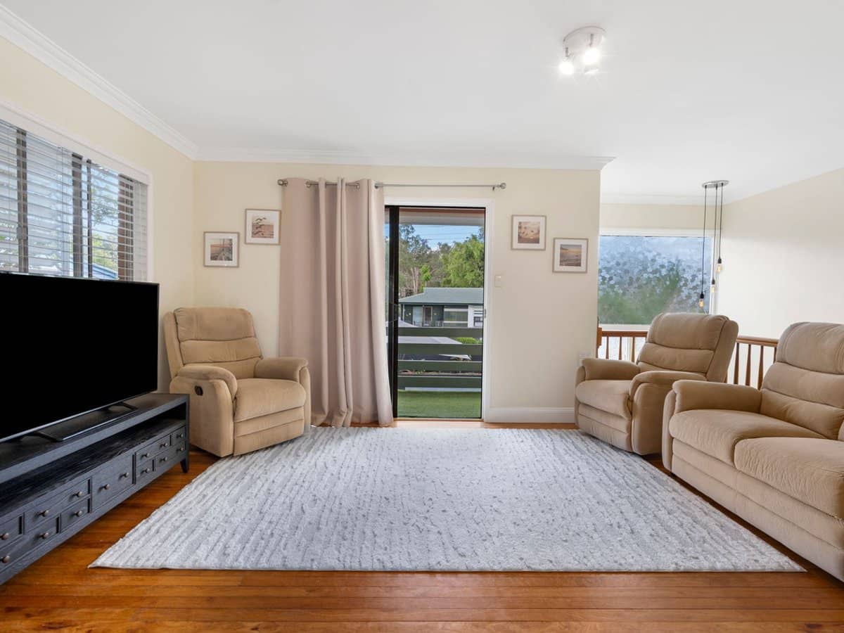 9 Burloo Crescent, FERNY HILLS - Thumbnail 3