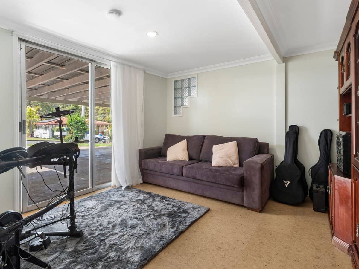 9 Burloo Crescent, FERNY HILLS - Thumbnail 14