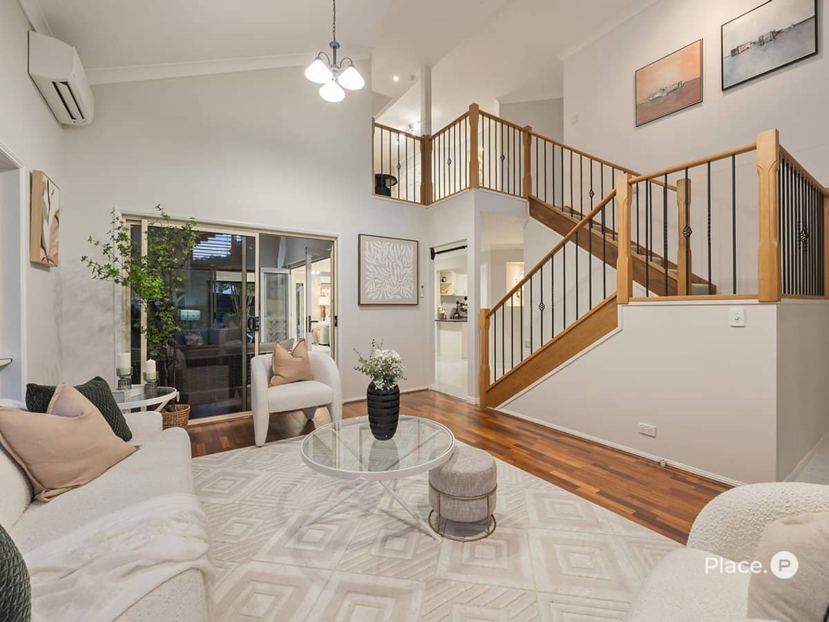 40 Clearmount Crescent, Carindale - Thumbnail 1