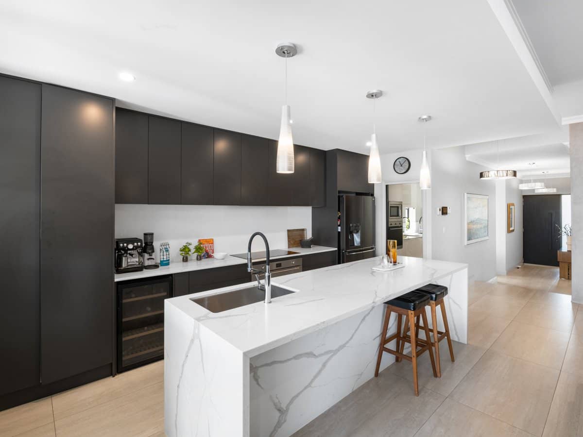 81A Stuart Street, Bulimba - Thumbnail 2