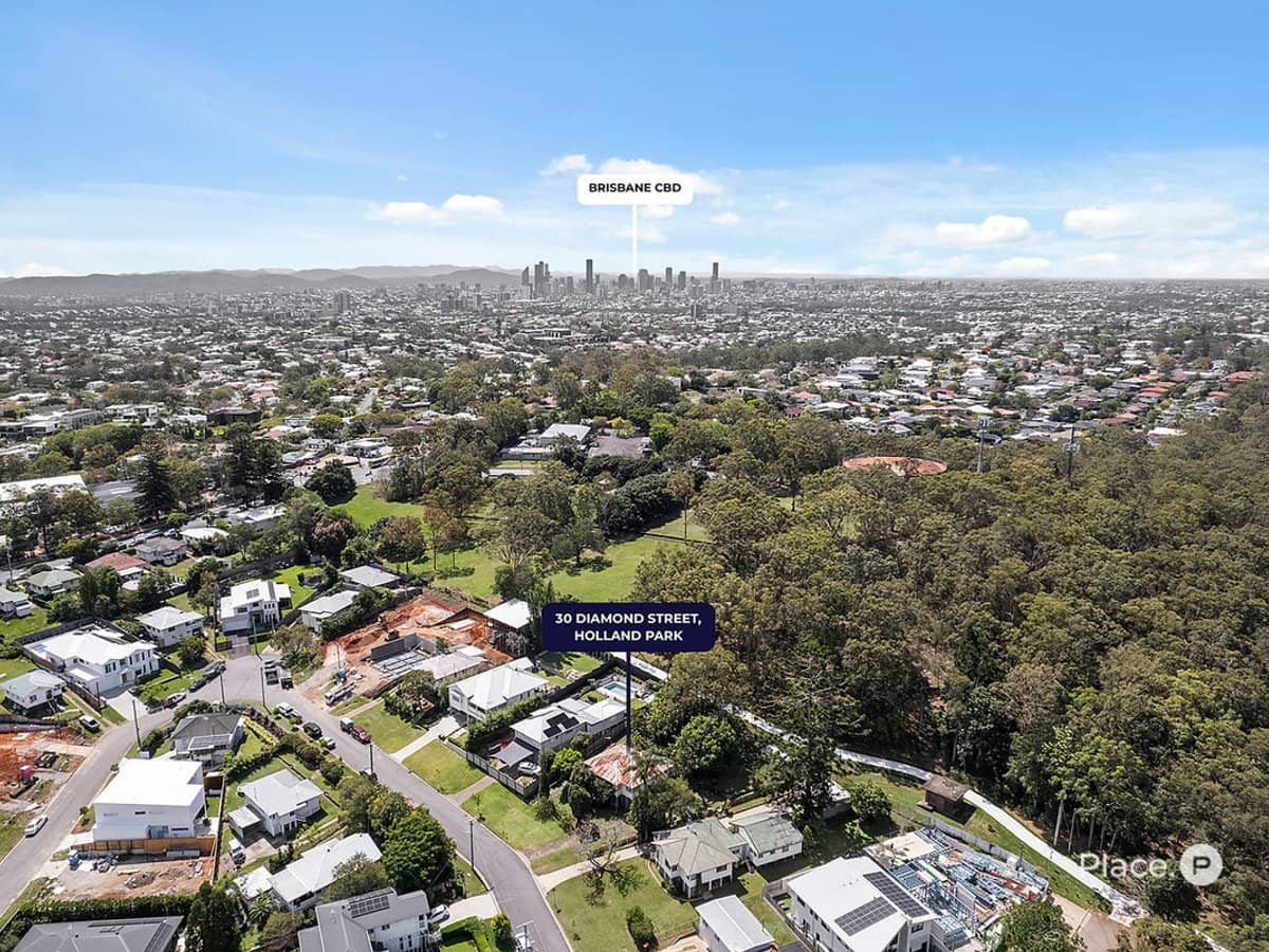 30 Diamond Street, Holland Park - Thumbnail 2