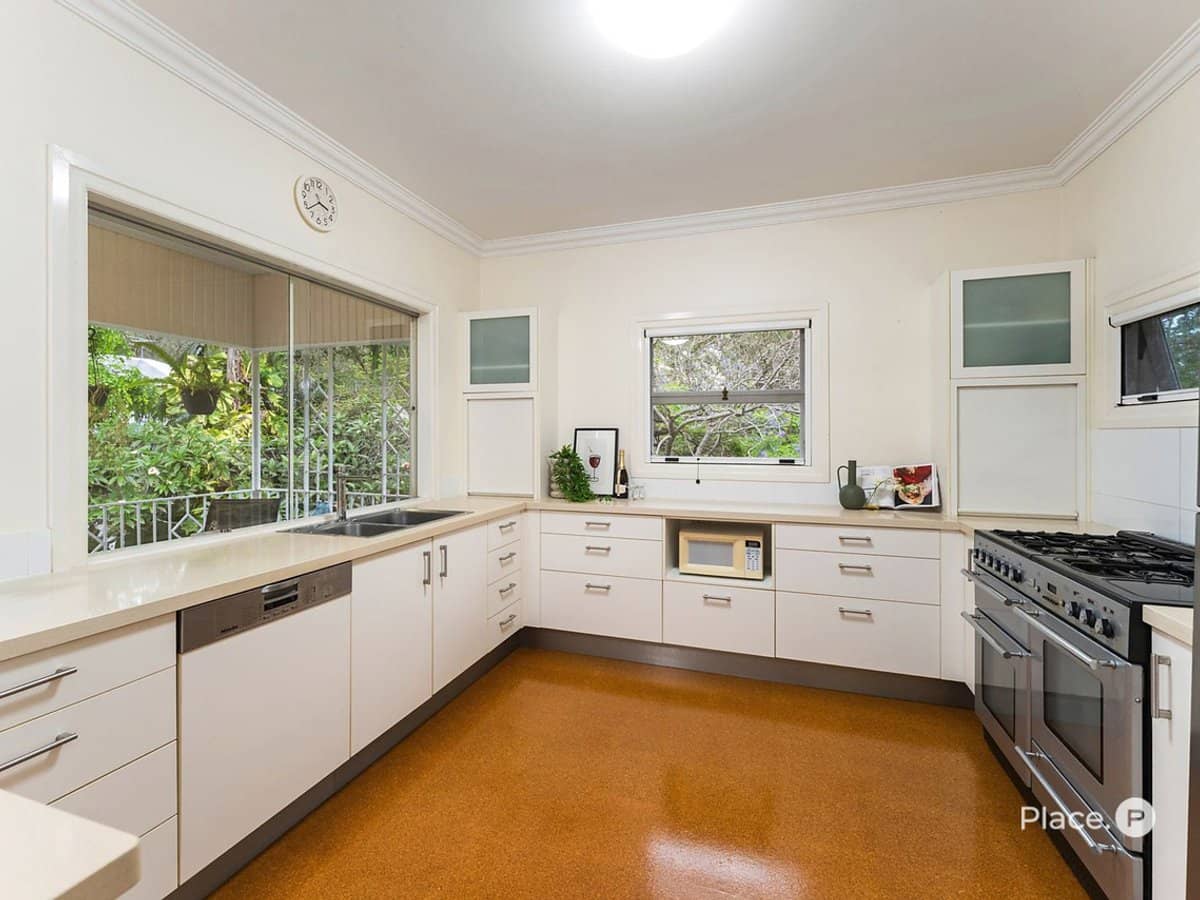 54 Octantis Street, Coorparoo - Thumbnail 9