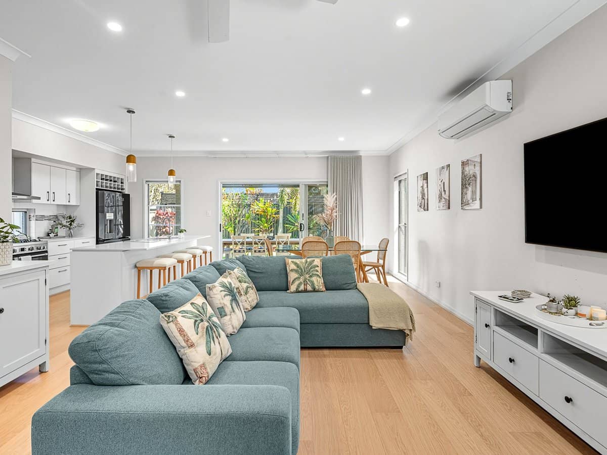 24 Petrel Avenue, MERMAID BEACH - Thumbnail 3