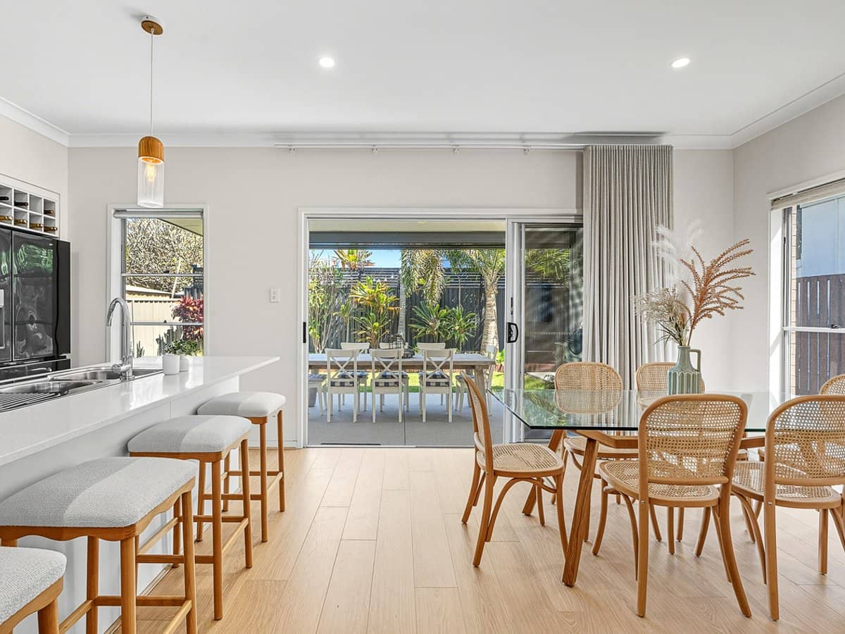 24 Petrel Avenue, MERMAID BEACH - Thumbnail 4