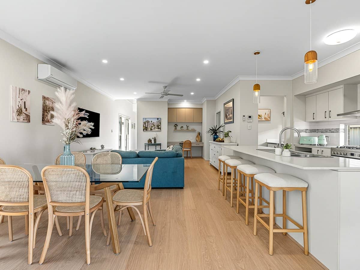 24 Petrel Avenue, MERMAID BEACH - Thumbnail 1