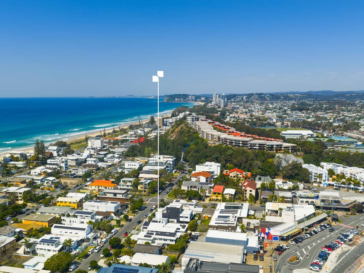 24 Petrel Avenue, MERMAID BEACH - Thumbnail 3