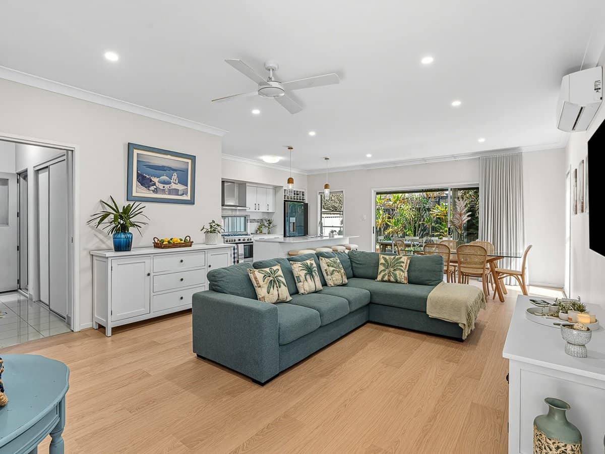 24 Petrel Avenue, MERMAID BEACH - Thumbnail 7