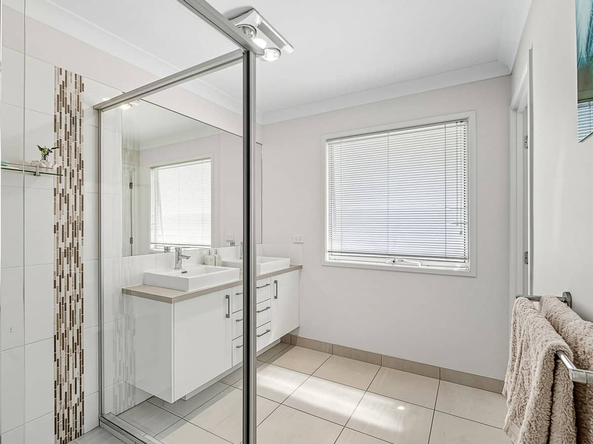 24 Petrel Avenue, MERMAID BEACH - Thumbnail 13