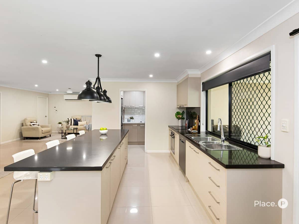 81 Kenilworth Place, Carindale - Thumbnail 5