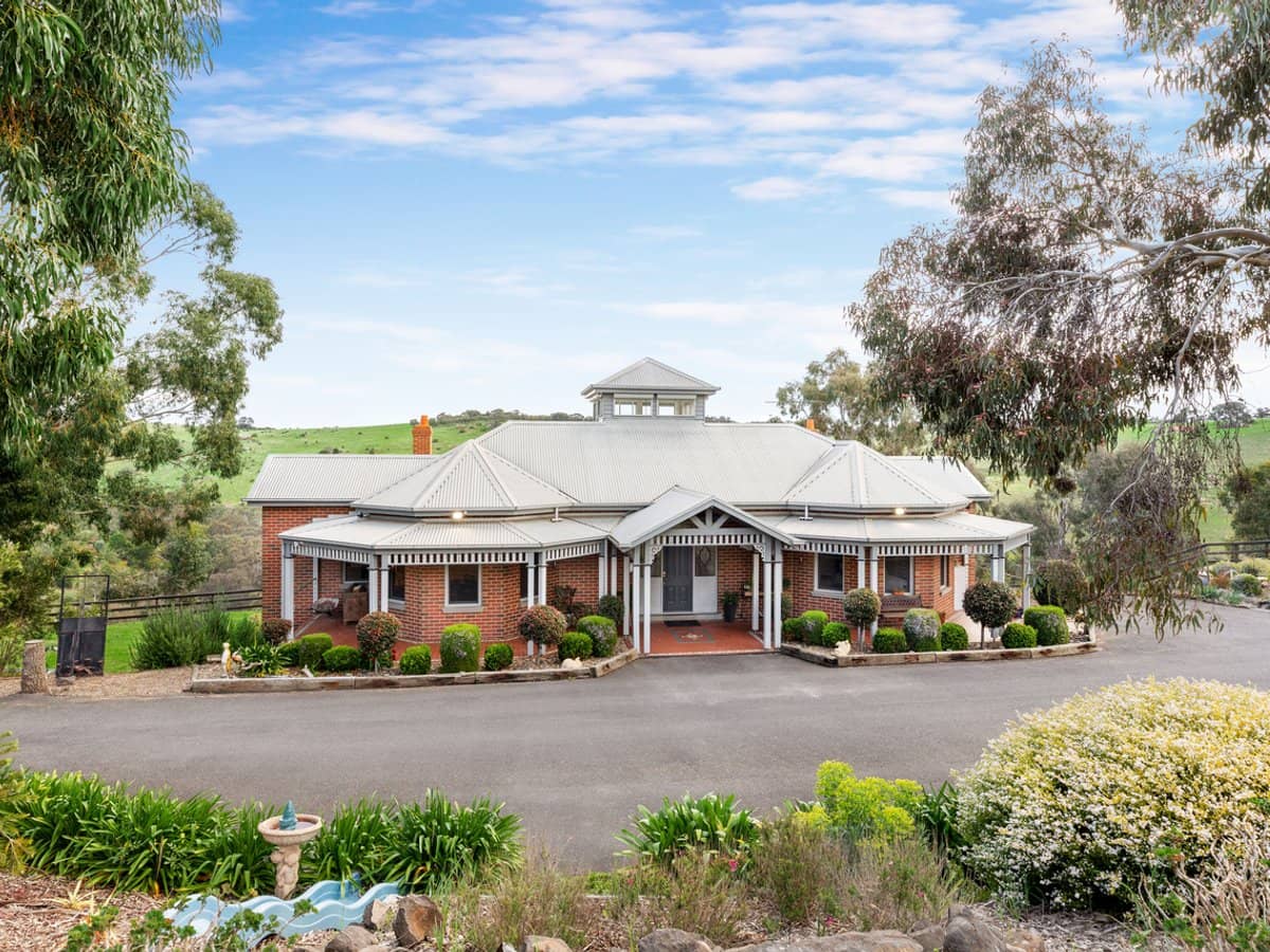 20 Creasey Court, BULLA - Thumbnail 2