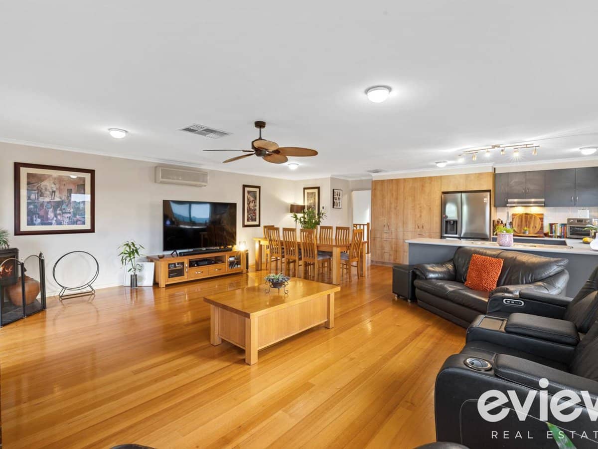 5 Wetherall Drive, CORINELLA - Thumbnail 2