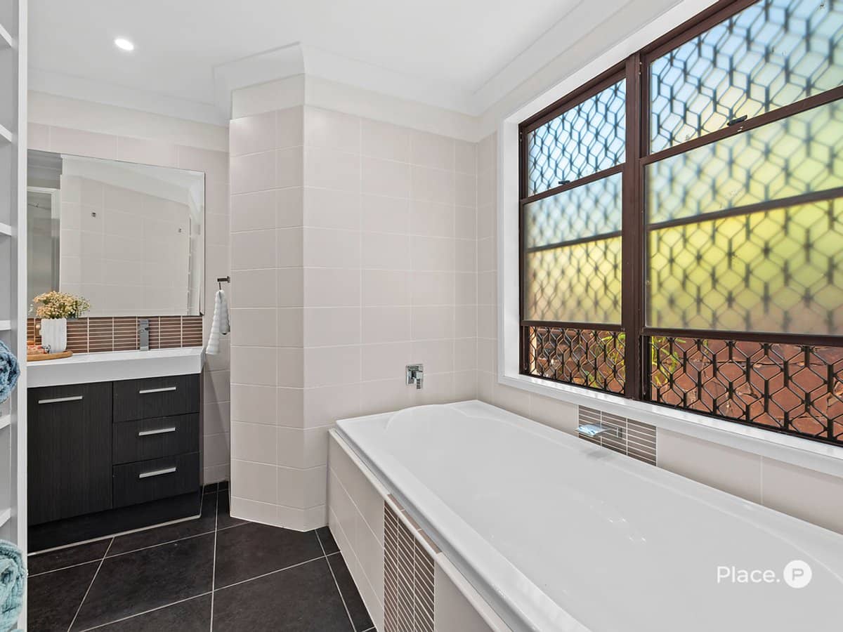 297 Gallipoli Road, Carina Heights - Thumbnail 12