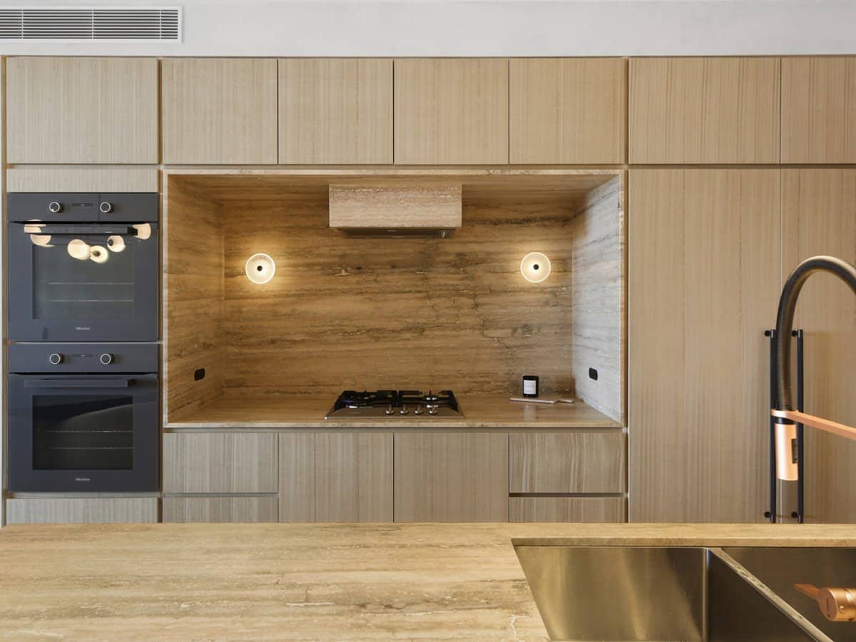 58 The Esplanade, Burleigh Heads - Thumbnail 3