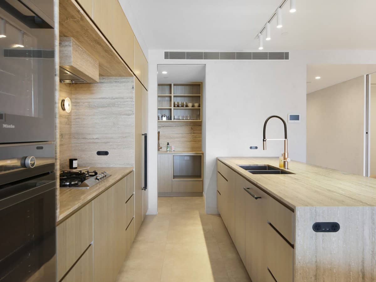 58 The Esplanade, Burleigh Heads - Thumbnail 4