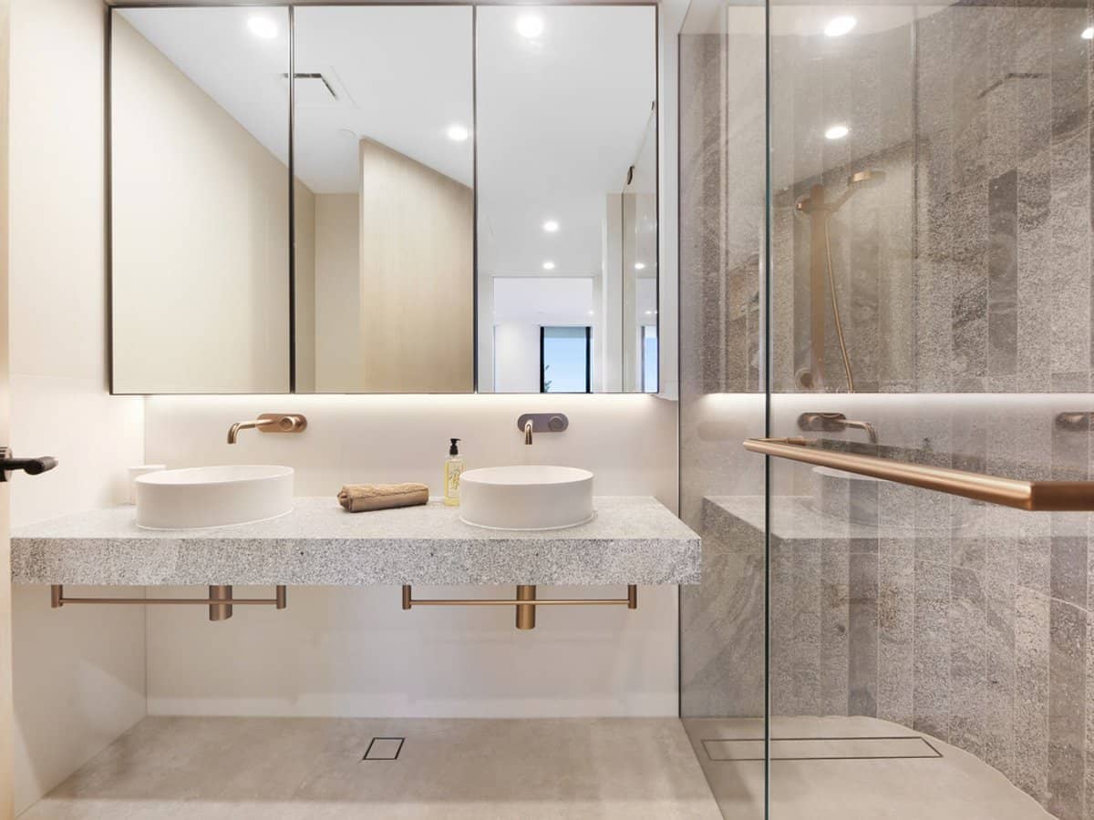 58 The Esplanade, Burleigh Heads - Thumbnail 21