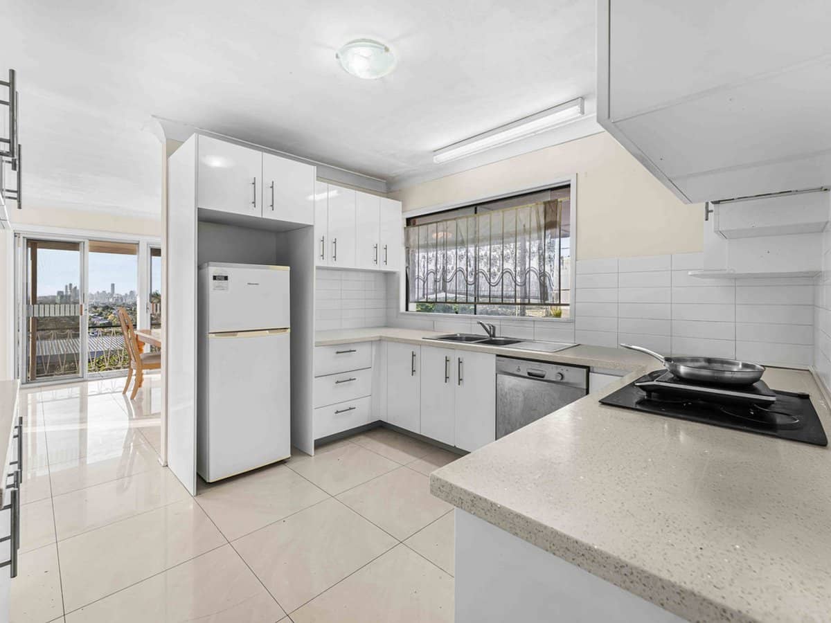 53 Kneale Street, Holland Park West - Thumbnail 6