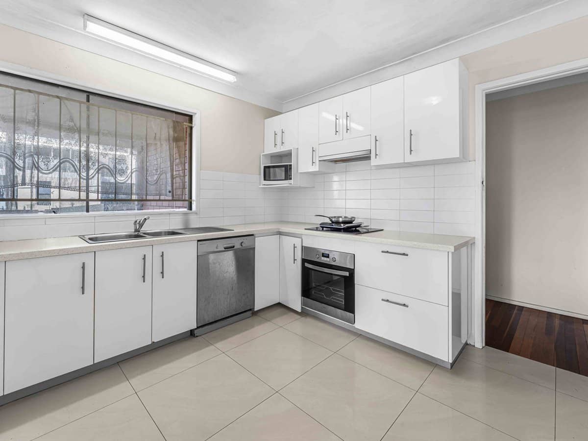 53 Kneale Street, Holland Park West - Thumbnail 7