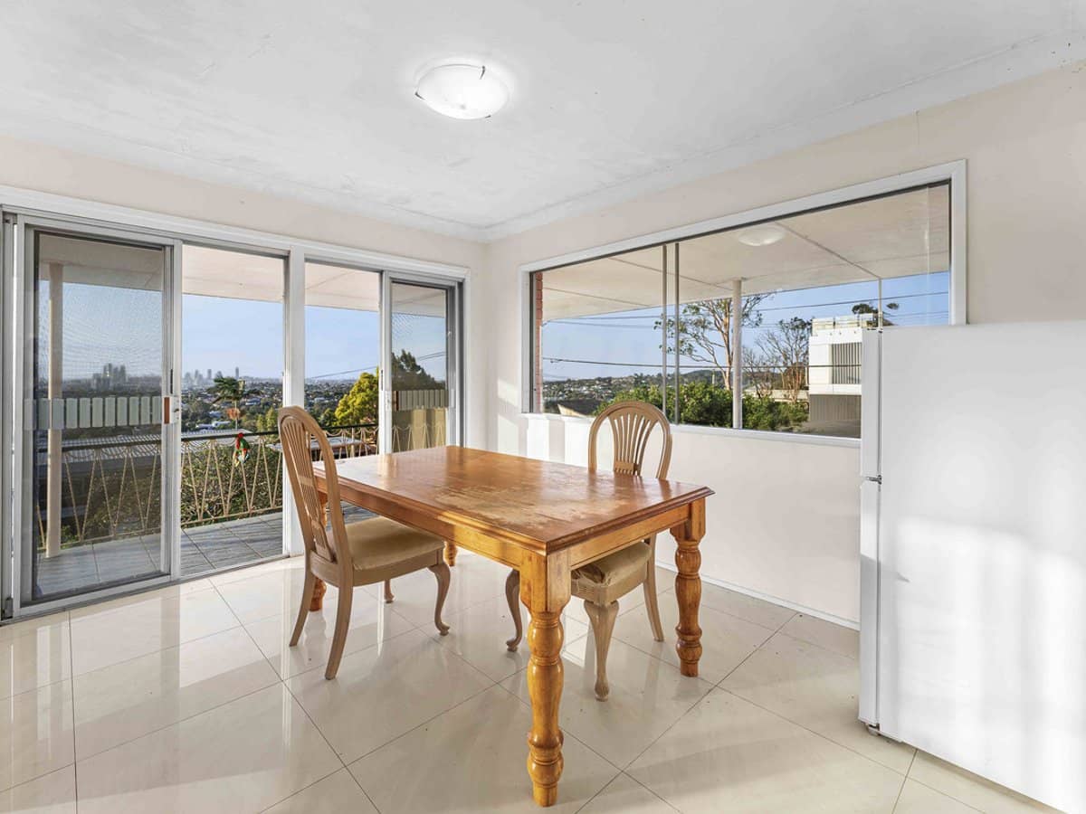 53 Kneale Street, Holland Park West - Thumbnail 8