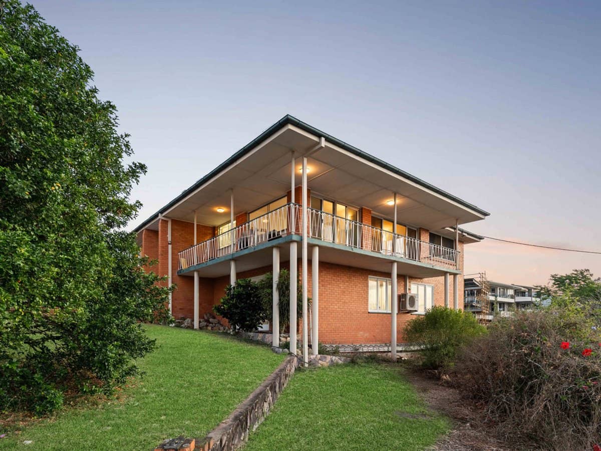 53 Kneale Street, Holland Park West - Thumbnail 17