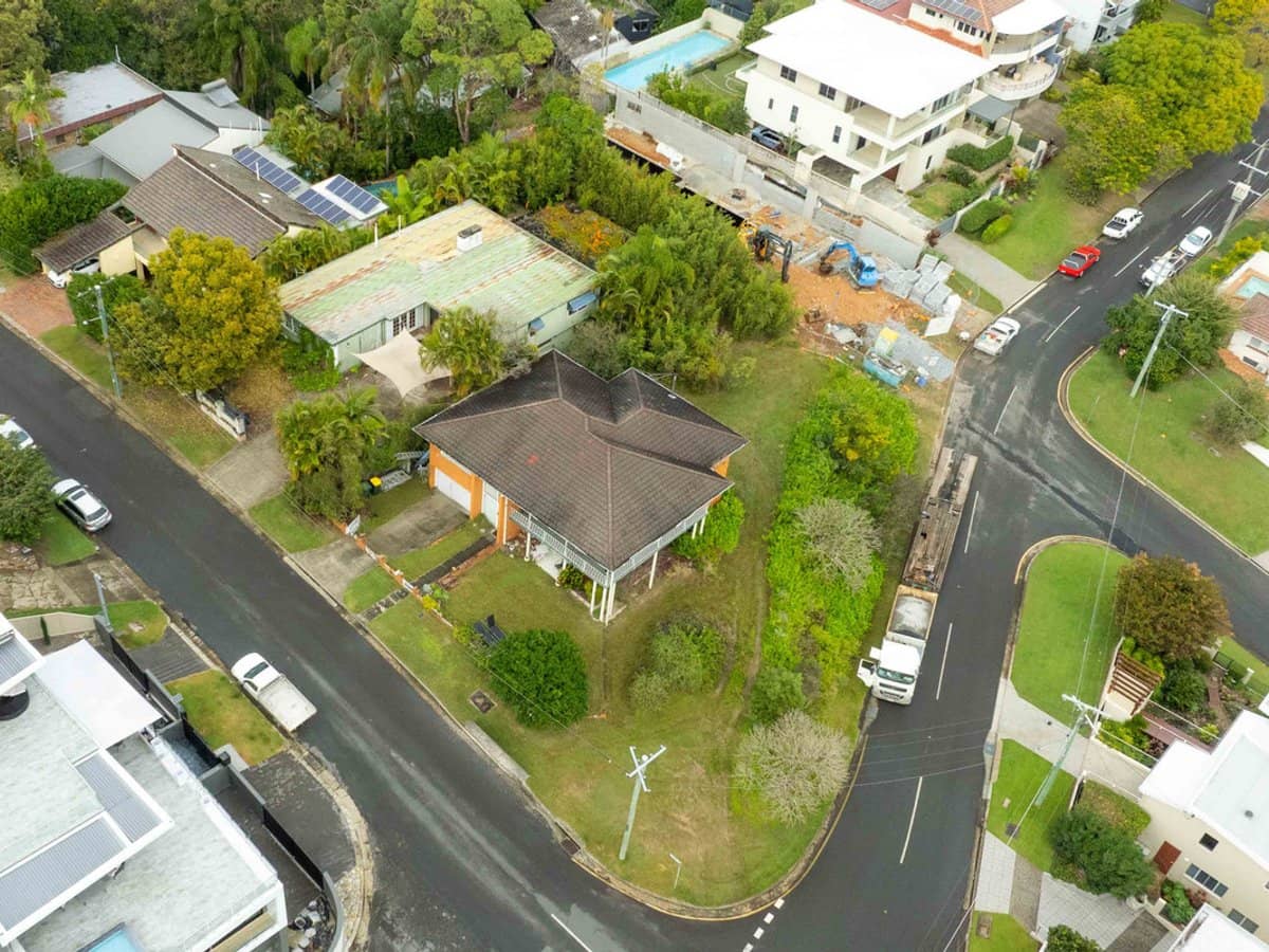 53 Kneale Street, Holland Park West - Thumbnail 20