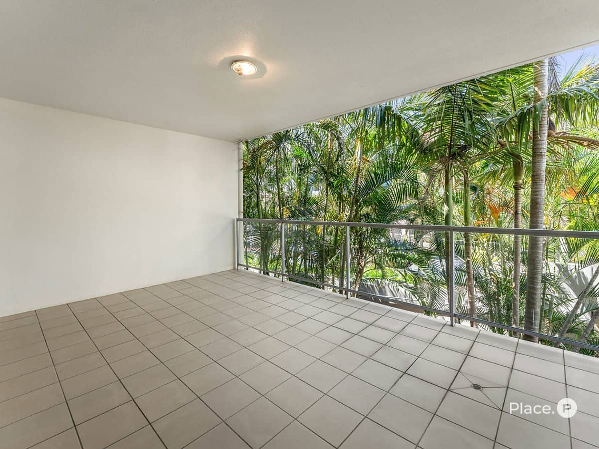 18 Ferry Lane, Bulimba - Thumbnail 1