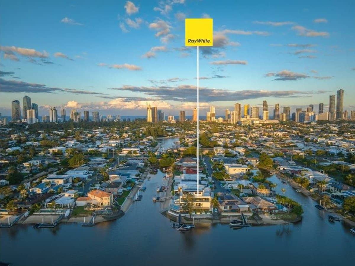 15 Cresta Court, Broadbeach Waters - Thumbnail 2