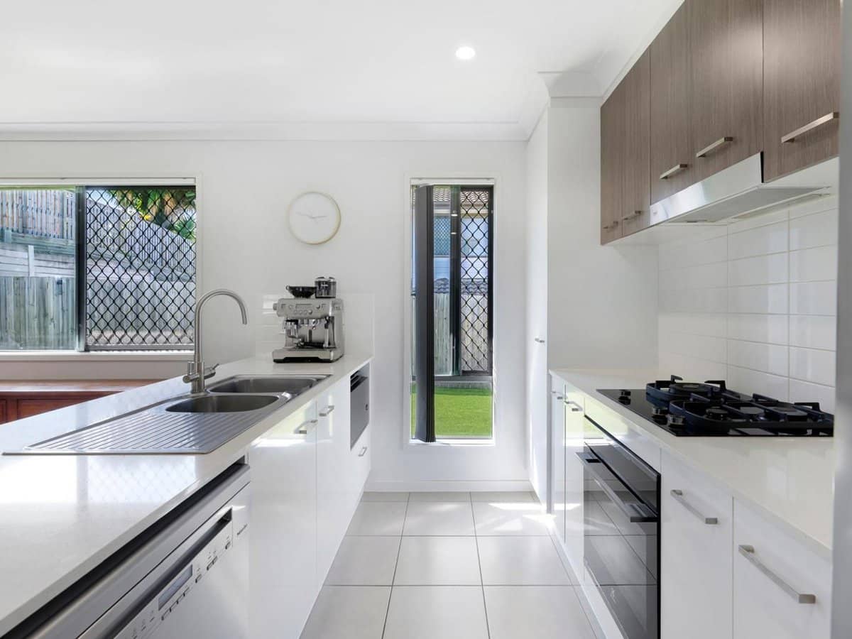 15 Allington Circuit, MAUDSLAND - Thumbnail 4