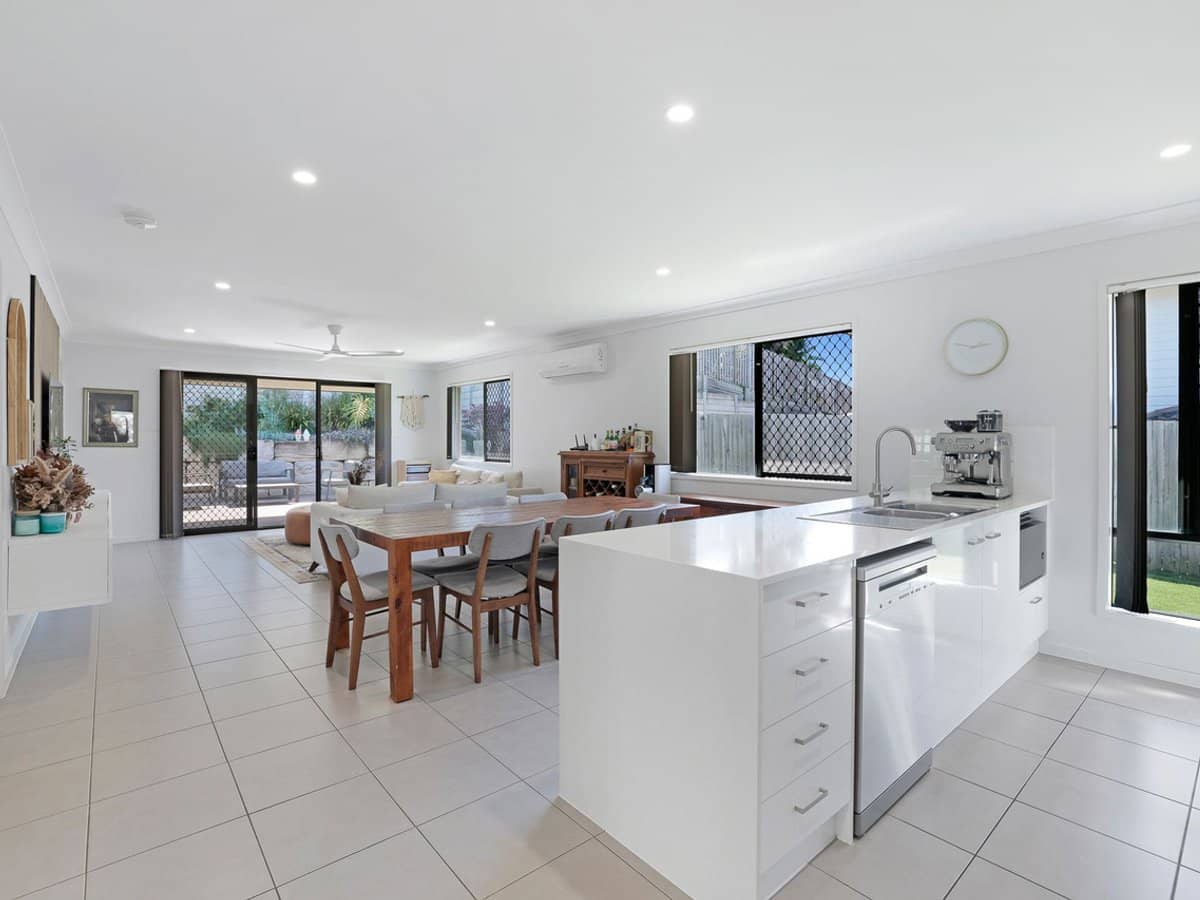 15 Allington Circuit, MAUDSLAND - Thumbnail 5