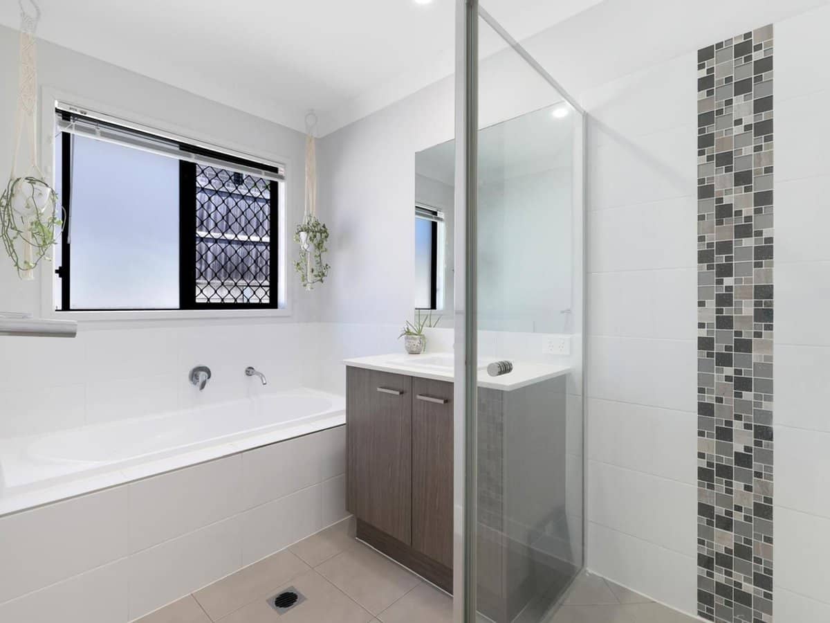 15 Allington Circuit, MAUDSLAND - Thumbnail 13