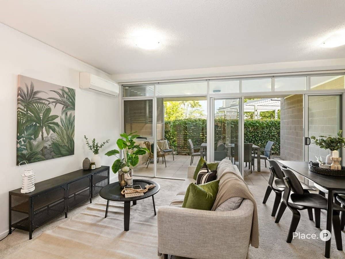 18 Addison Avenue, Bulimba - Thumbnail 1