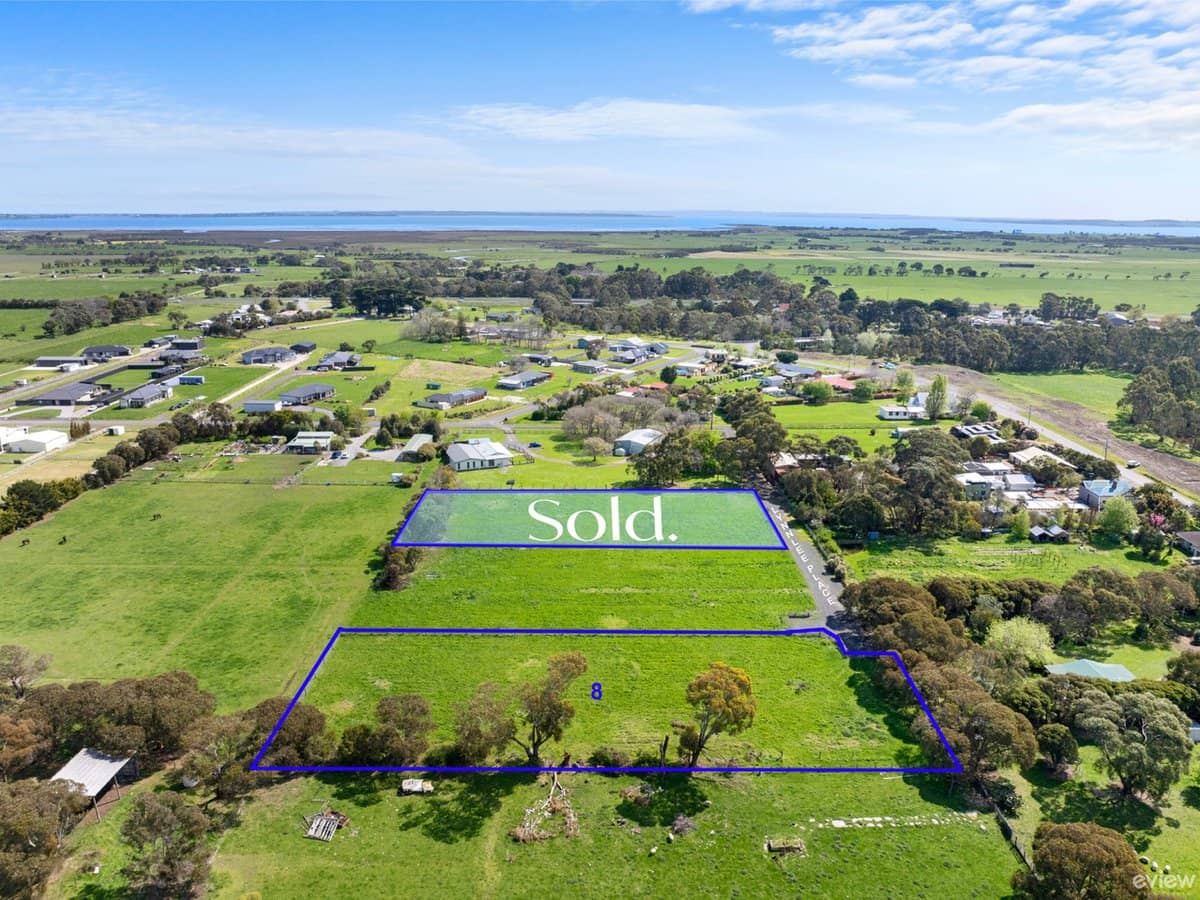 8 Lynlee Place, BASS - Thumbnail 2