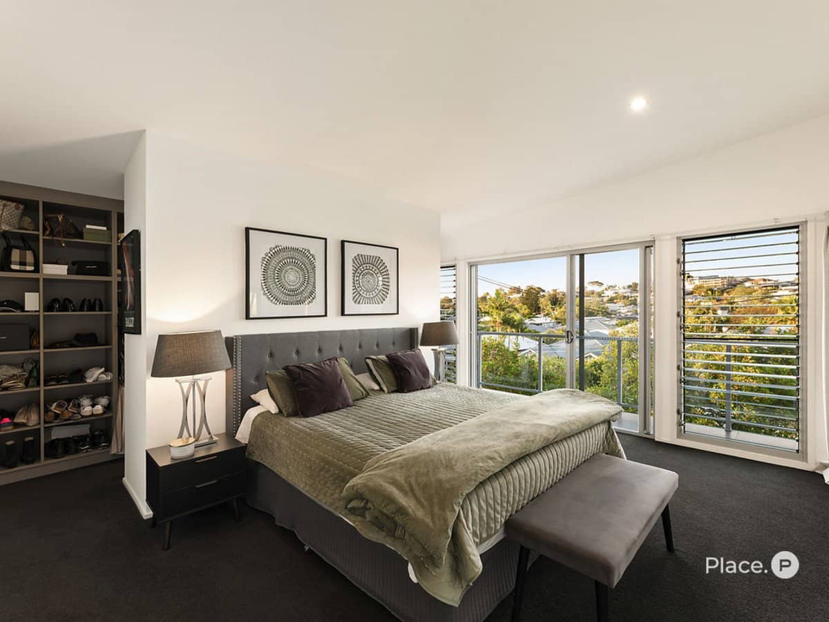 129 Macrossan Avenue, Norman Park - Thumbnail 2