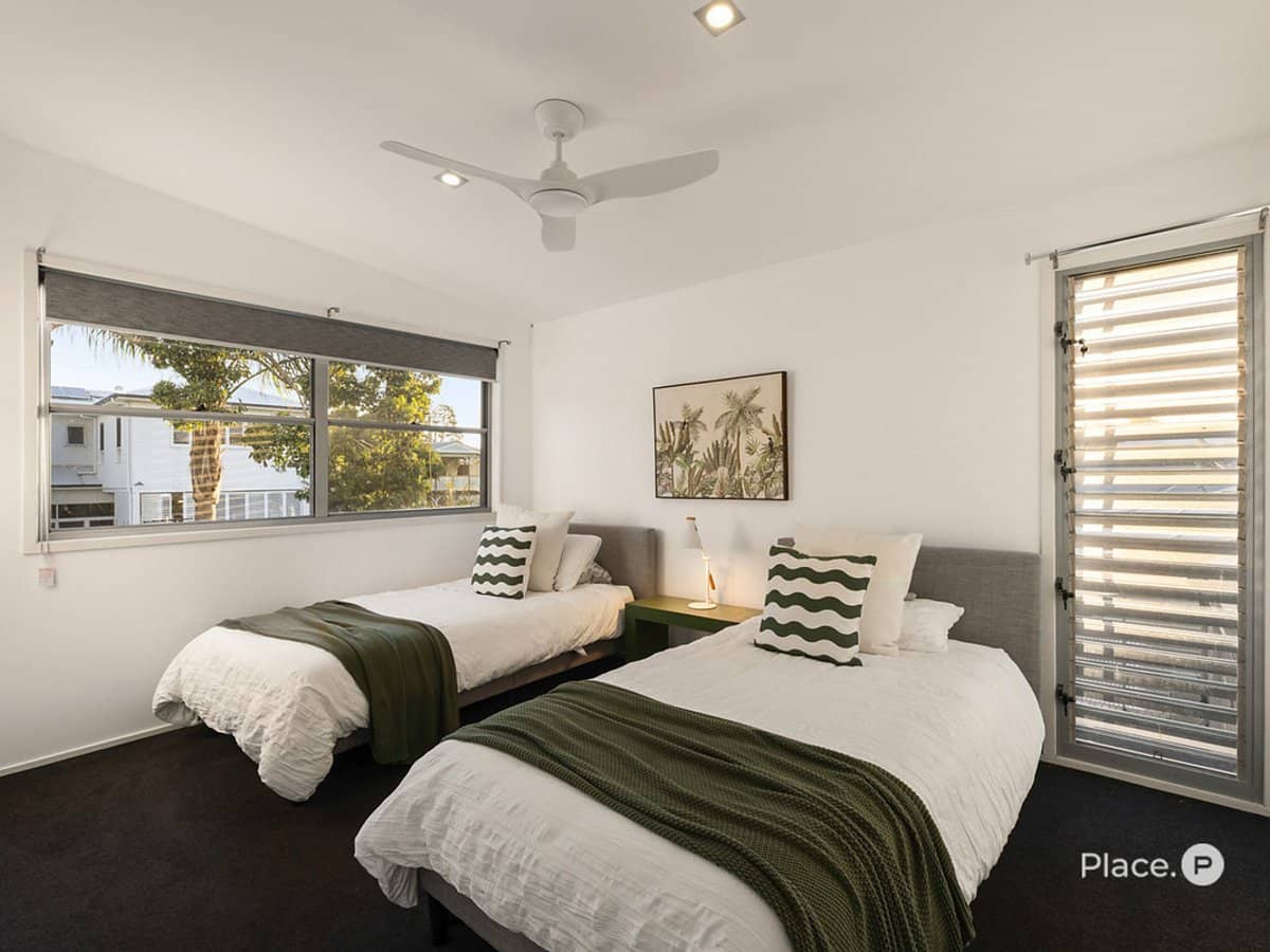 129 Macrossan Avenue, Norman Park - Thumbnail 12