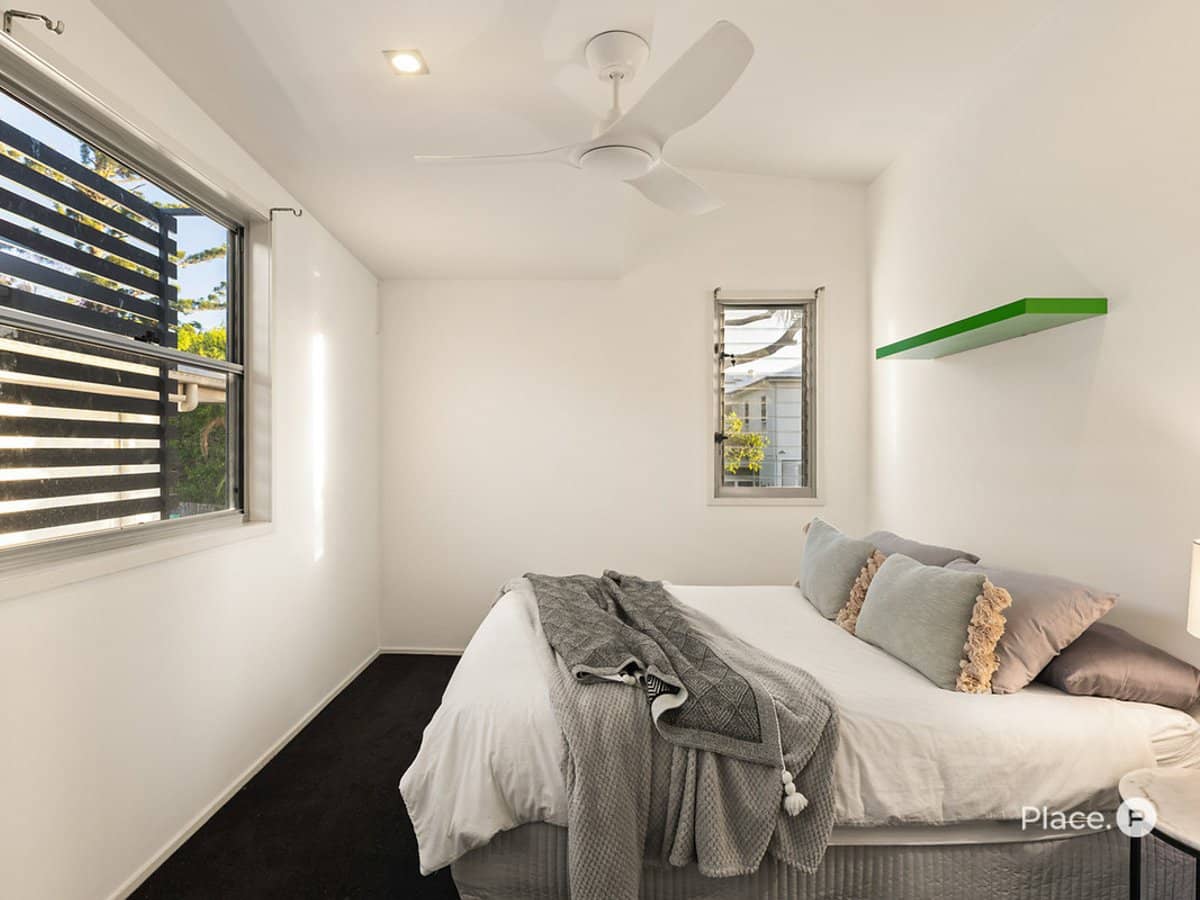 129 Macrossan Avenue, Norman Park - Thumbnail 15