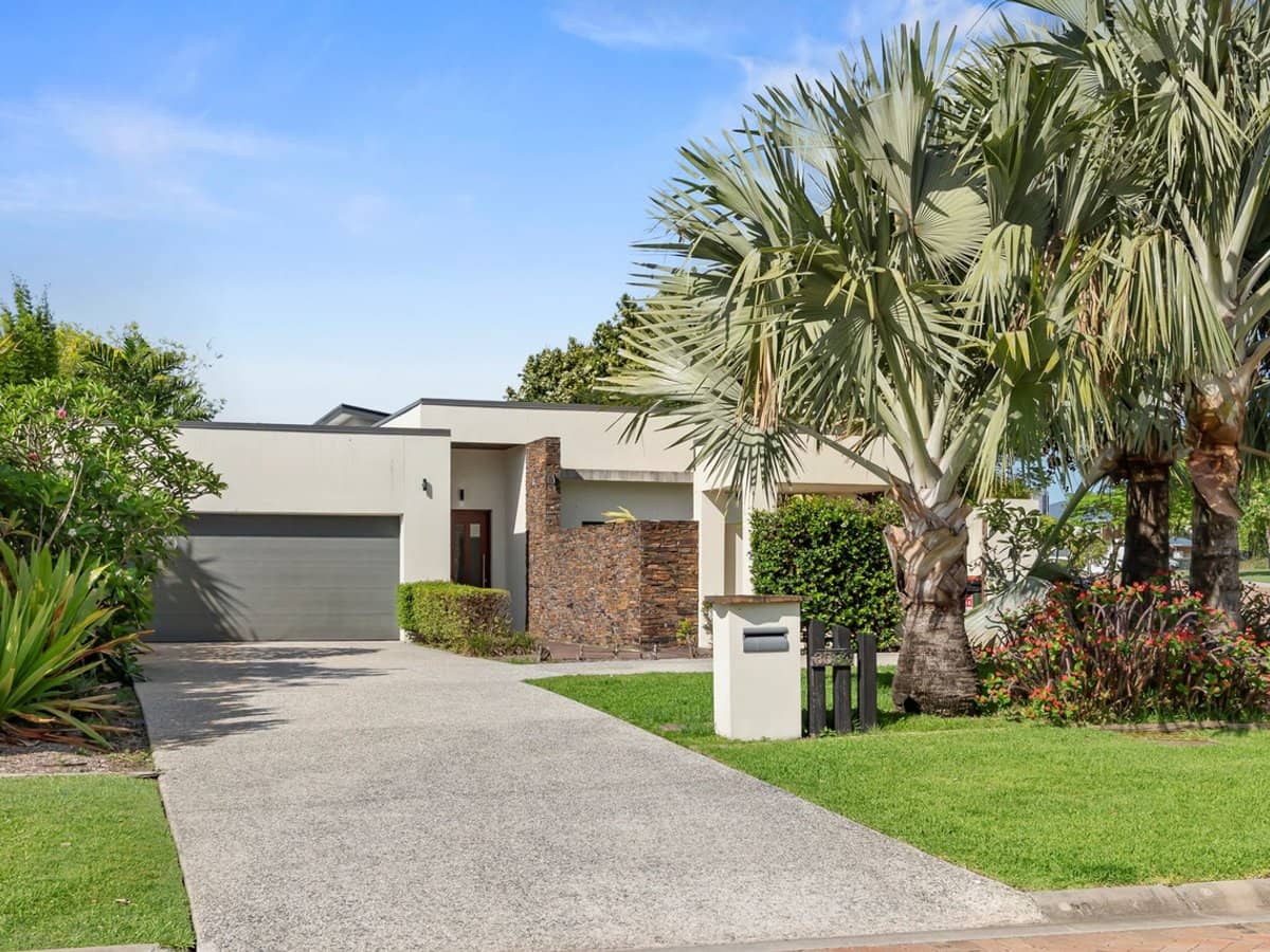 3034 Forest Hills Drive, SANCTUARY COVE - Thumbnail 1